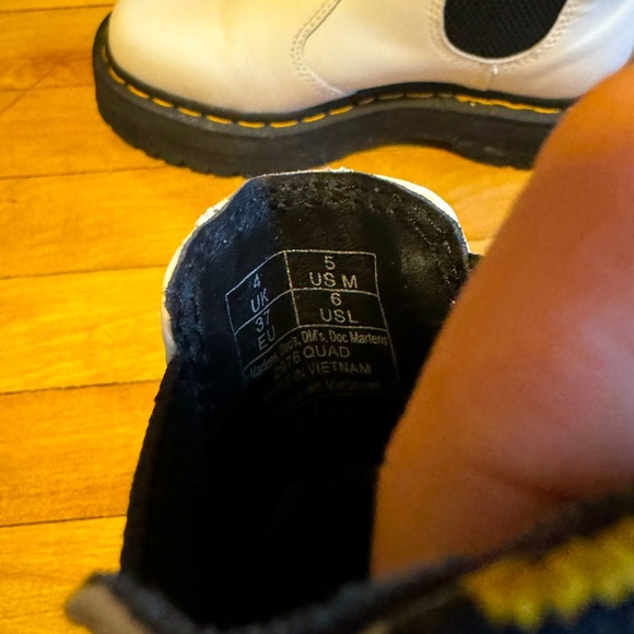 2976 Dr. Martens smooth leather platform Chelsea boots - Picture 3 of 3